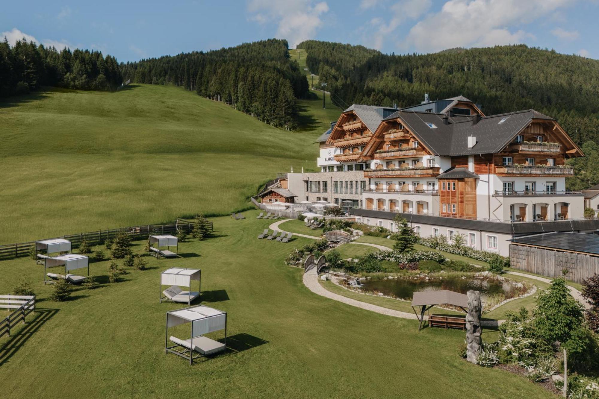 Almgut - Mountain Wellness Hotel Sankt Margarethen im Lungau Exterior foto